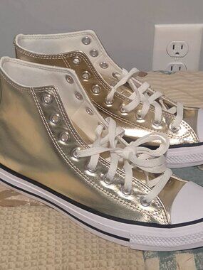 Unisex Converse Chuck Taylor All Star Size 8.5 Men /10.5 Women Metallic Gold